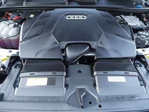 Used 2025 Audi Q7 3.0T Premium Plus image 10