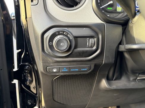 Used 2024 Jeep Wrangler Unlimited w/ LED Headlamp & Fog Lamp Group image 11