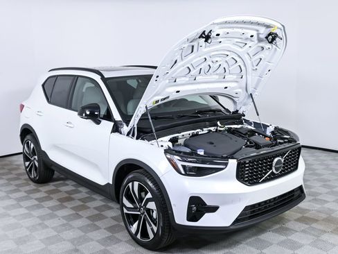 New 2026 Volvo XC40 B5 Ultra w/ Protection Package Premier image 33