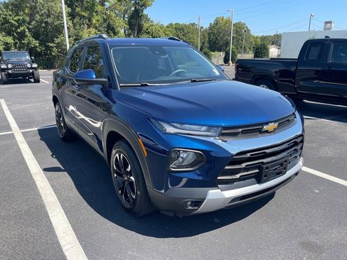 Used 2023 Chevrolet TrailBlazer LT image 3