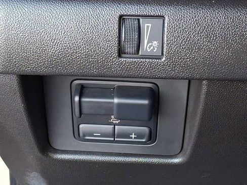 Used 2024 Chevrolet Colorado W/T w/ Technology Package image 25