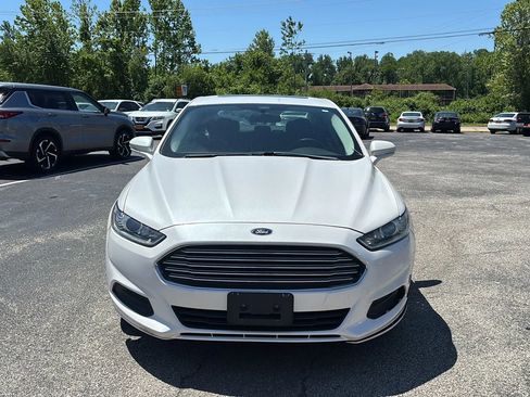 Used 2014 Ford Fusion SE FWD image 8