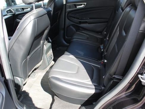 Used 2020 Ford Edge Titanium image 15