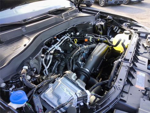 New 2026 Ford Explorer Active RWD image 10