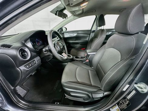 Used 2023 Kia Forte LXS w/ LXS Technology Package FWD image 13