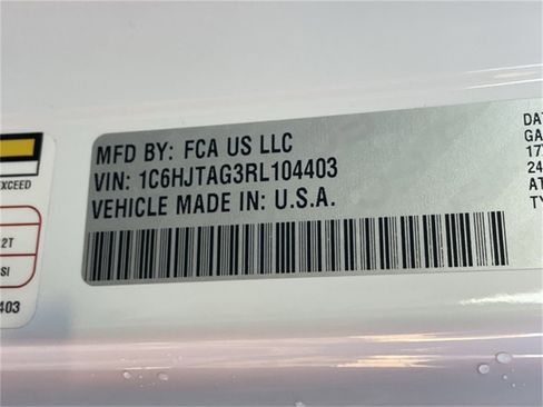 Certified 2024 Jeep Gladiator Sport image 32