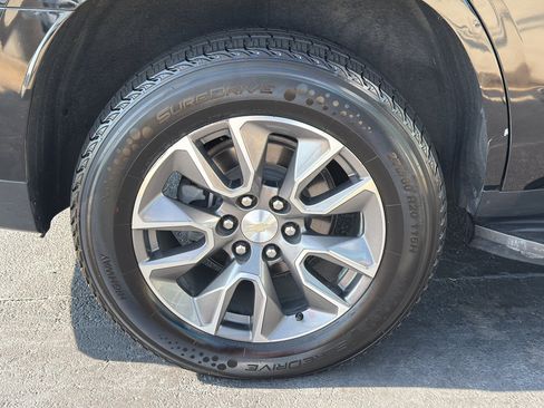 Used 2023 Chevrolet Tahoe LT w/ Luxury Package RWD image 35