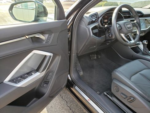 Used 2023 Audi Q3 2.0T Premium image 8