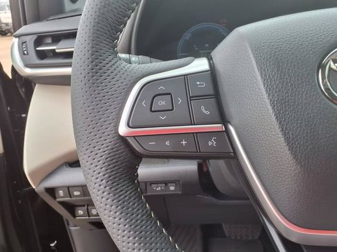 Used 2026 Toyota Sienna Limited FWD image 20