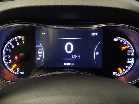 Used 2021 Jeep Grand Cherokee Laredo RWD image 23