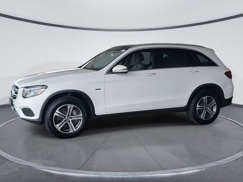 Used 2019 Mercedes-Benz GLC 350e 4MATIC image 4