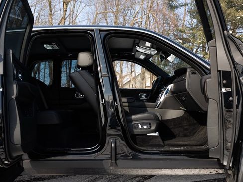 Used 2019 Rolls-Royce Cullinan image 8