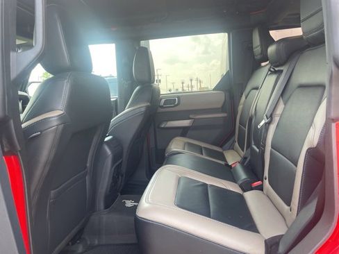 Used 2023 Ford Bronco Wildtrak image 9