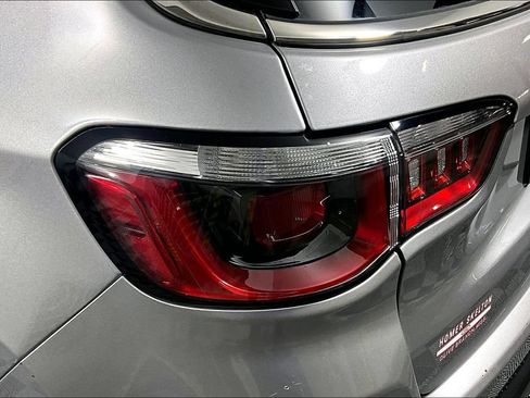 Used 2019 Jeep Compass Limited FWD image 28