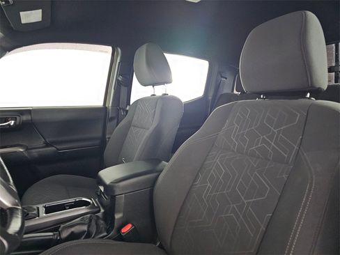 Used 2016 Toyota Tacoma TRD Off-Road w/ Towing Package image 26