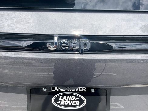 Used 2022 Jeep Grand Cherokee Limited w/ Trailer Tow Prep Group (B) RWD image 32