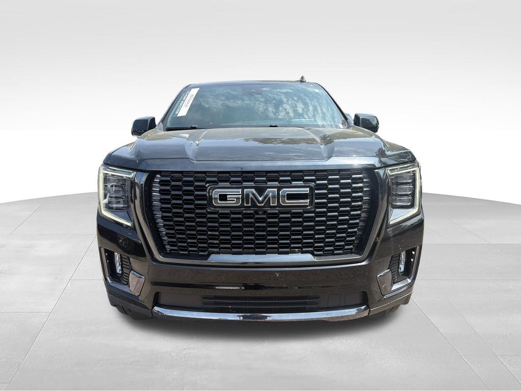 Used 2024 GMC Yukon XL Denali Ultimate AWD/4WD image 8