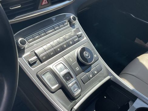 Used 2022 Hyundai Santa Fe SEL w/ Convenience + Premium Package image 9