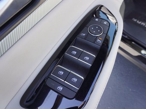 Used 2025 Nissan Murano SL image 16