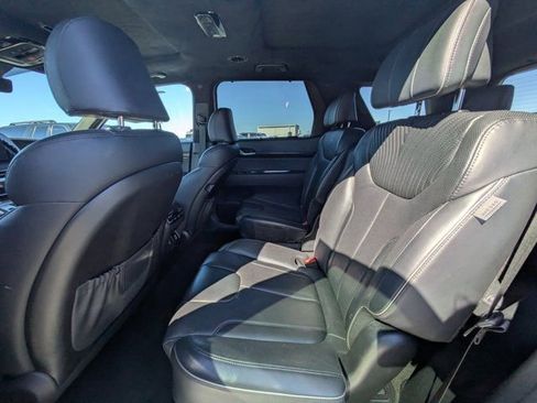 Used 2024 Hyundai Palisade Calligraphy image 12