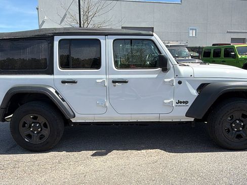 Used 2025 Jeep Wrangler Sport image 7