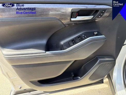 Used 2021 Toyota Highlander Limited FWD image 16