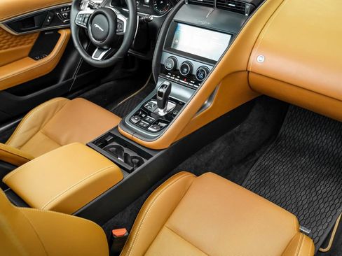 Used 2024 Jaguar F-TYPE R-Dynamic RWD image 21