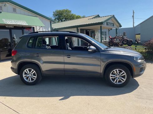Used 2016 Volkswagen Tiguan S FWD image 2