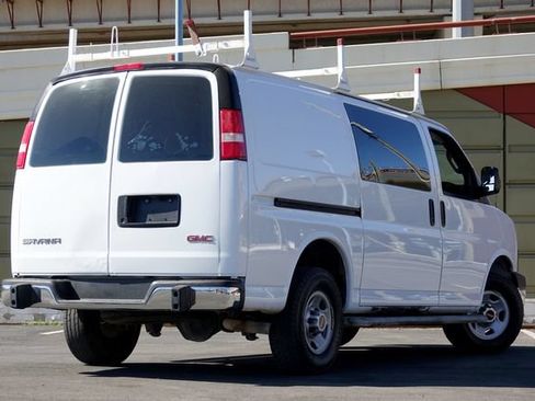 Used 2017 GMC Savana 2500 RWD image 24