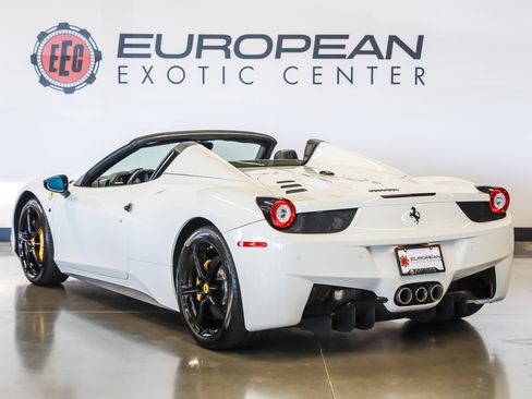 Used 2013 Ferrari 458 Spider RWD image 9