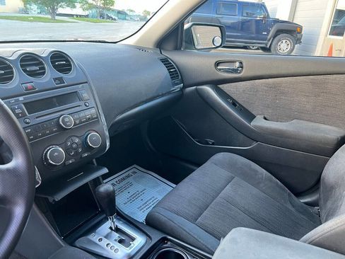 Used 2010 Nissan Altima 2.5 S FWD image 12
