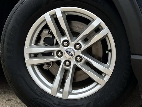 Used 2022 Ford Explorer XLT w/ Equipment Group 202A image 30