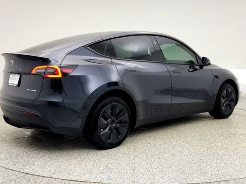 Used 2024 Tesla Model Y Long Range image 5