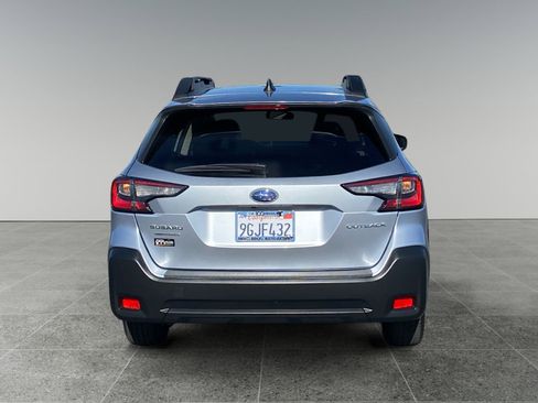 Used 2023 Subaru Outback Premium image 4