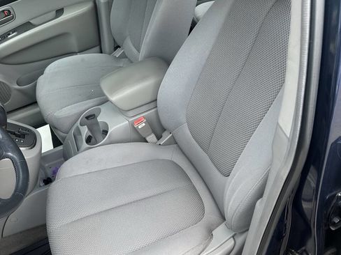 Used 2007 Kia Rondo EX image 13