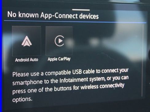 Used 2025 Volkswagen Taos SE w/ Panoramic Sunroof Package image 37