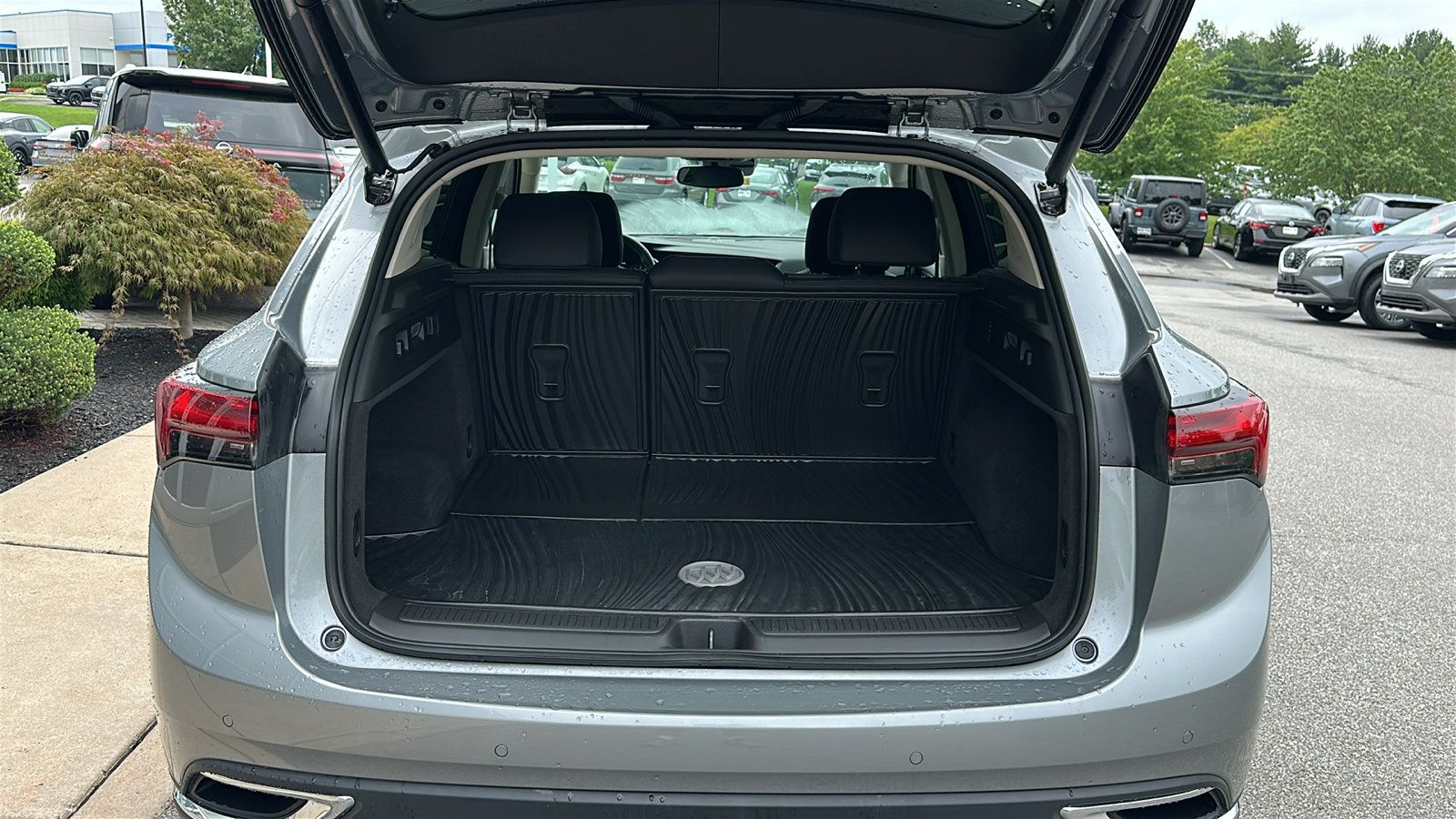 Used 2023 Buick Envision Essence AWD/4WD image 6