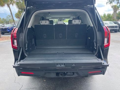 Used 2025 Ford Expedition Active AWD/4WD image 5