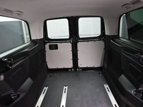 Used 2020 Mercedes-Benz Metris Passenger image 13