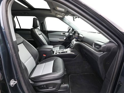 Used 2023 Ford Explorer XLT w/ Equipment Group 202A image 21
