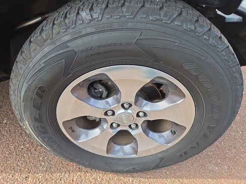 Used 2016 Jeep Wrangler Unlimited Sahara w/ Connectivity Group image 9