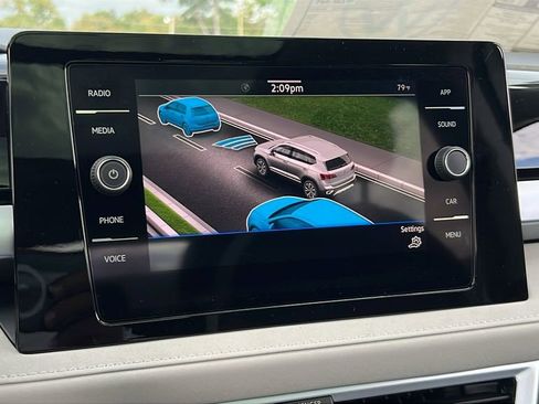 New 2025 Volkswagen Taos SE image 22