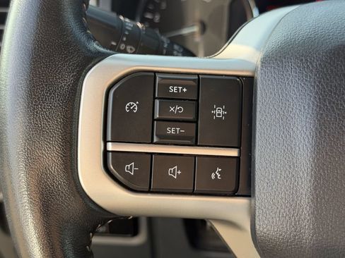 Used 2024 Ford Expedition XLT RWD image 24