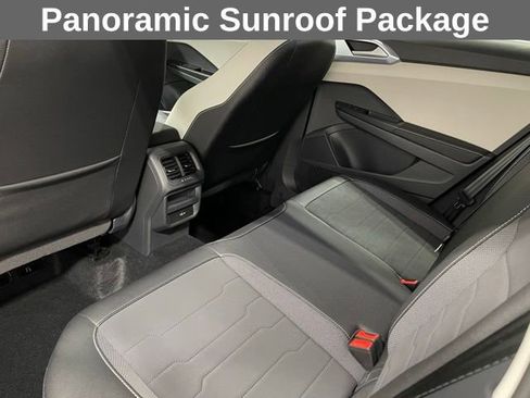 Used 2025 Volkswagen Taos SE image 14