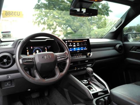 Used 2023 Chevrolet Colorado Trail Boss w/ Technology Package AWD/4WD image 9