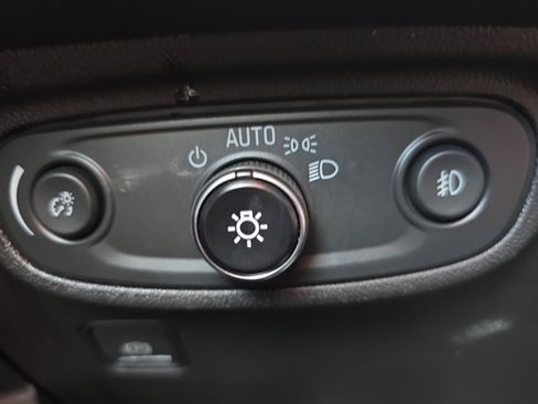 Used 2024 GMC Terrain SLT image 41