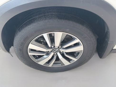 Used 2024 Nissan Pathfinder SL FWD image 37