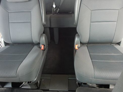 Used 2010 Dodge Grand Caravan SXT FWD image 22