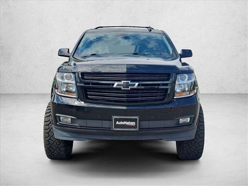 Used 2020 Chevrolet Suburban LT w/ Luxury Package AWD/4WD image 3