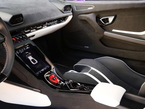 Used 2023 Lamborghini Huracan Tecnica RWD image 15